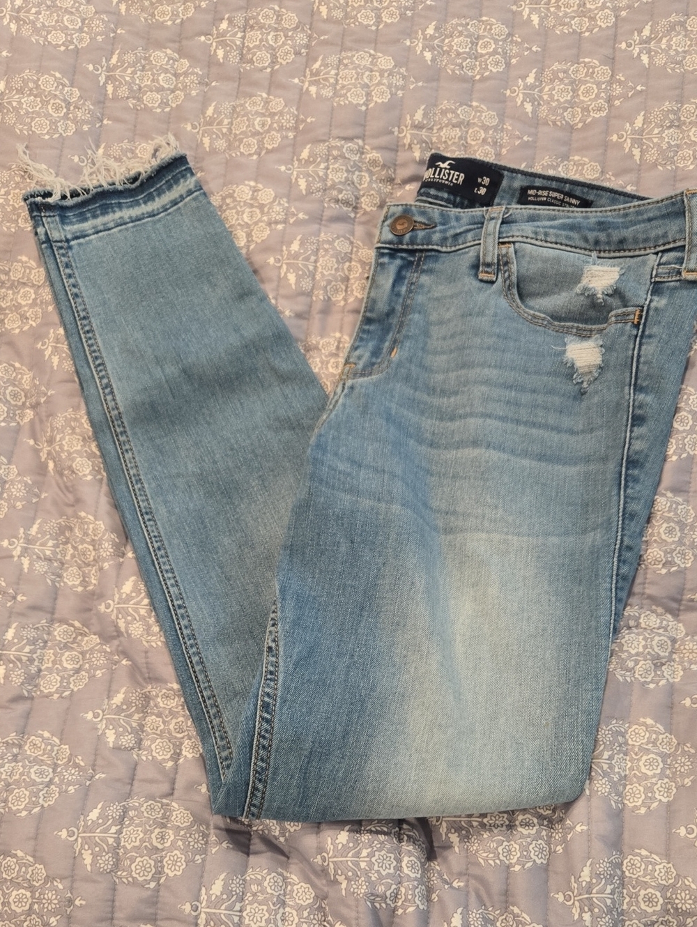 Hollister Light Wash Frayed Hem Skinny Jeans